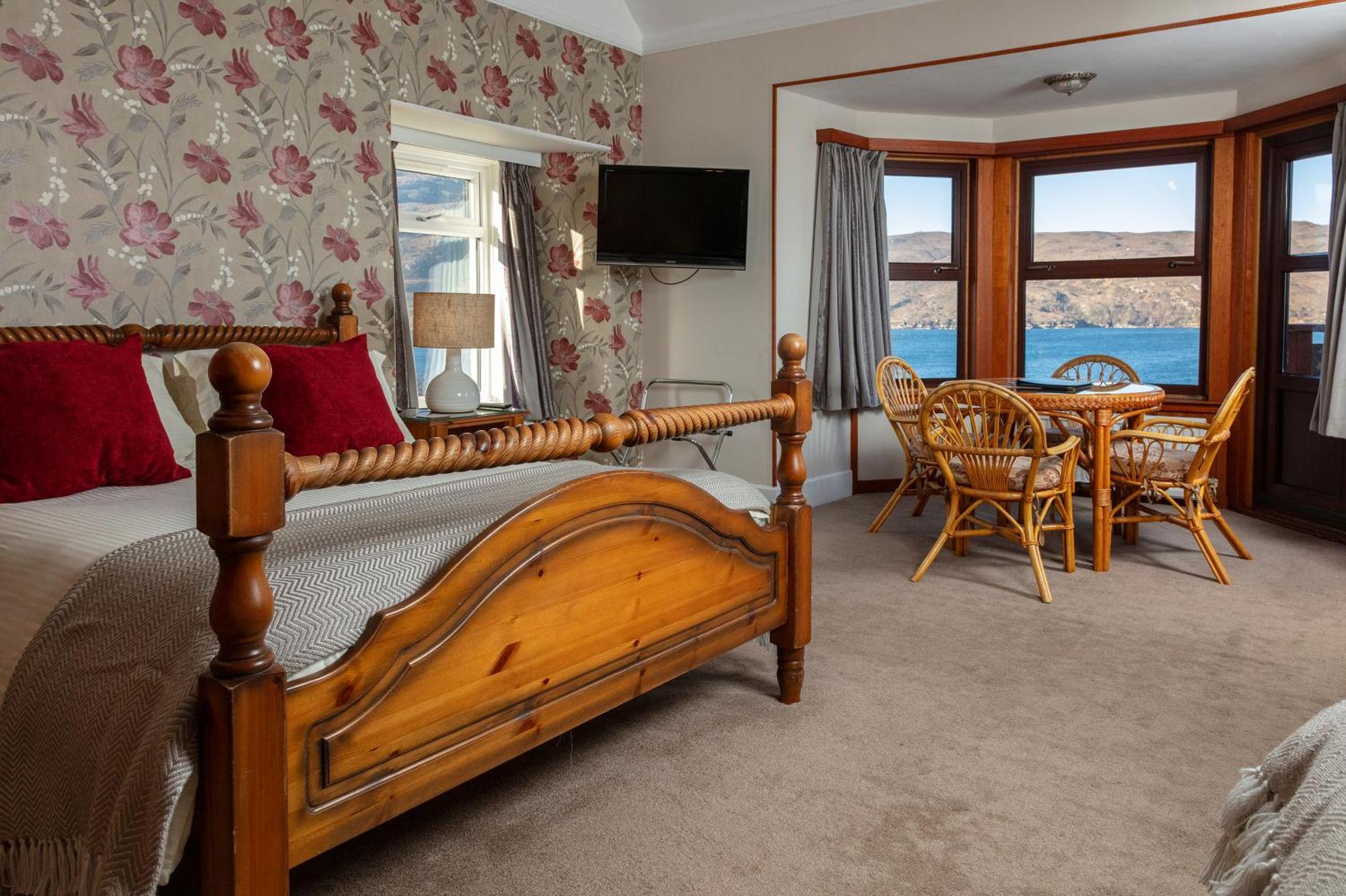 Old Surgery Guest House Ullapool Exterior photo
